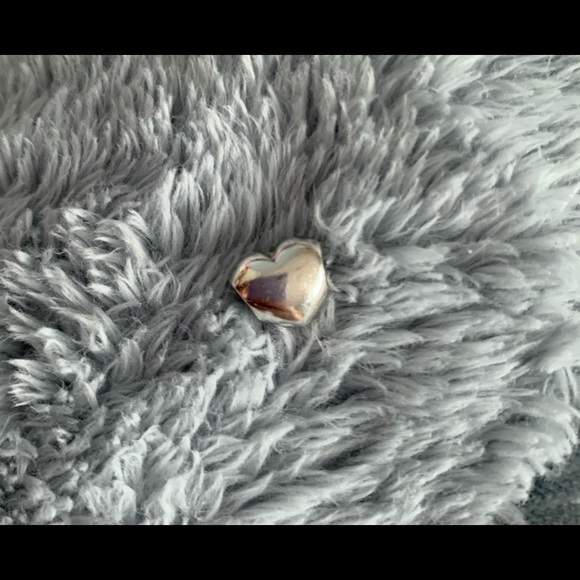 Pandora big smooth heart charm retired - Picture 1 of 4